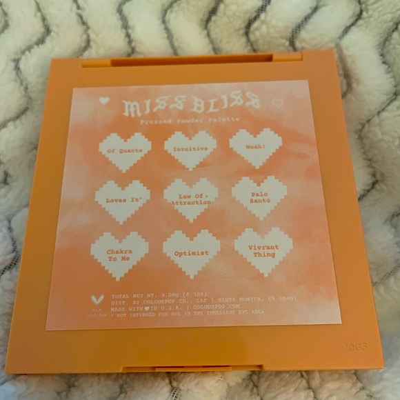 Colourpop - Miss Bliss eyeshadow palette - Picture 3 of 3